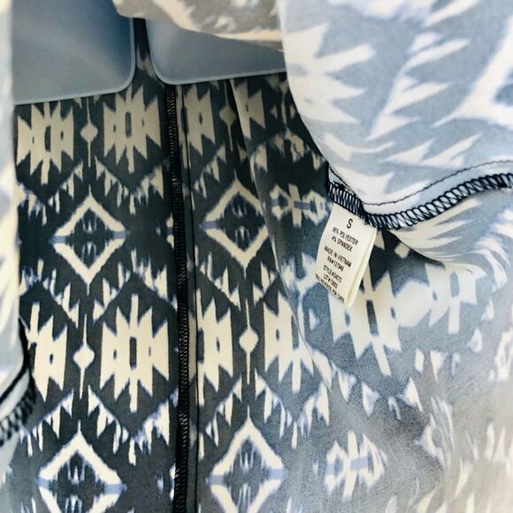 NWOT Soho Apparel Ltd. Ikat Collared Print Faux Wrap Dress - Picture 6 of 12